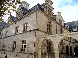 Le grand pavillon, façade côté est.