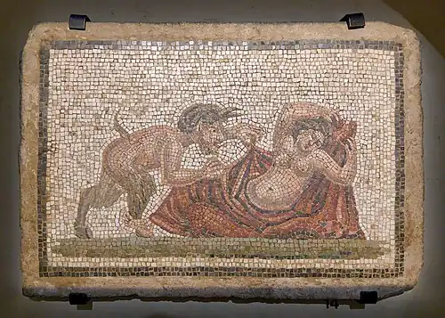 Pan surprenant une jeune nymphe, mosaïque romaine du 2e&nbsp;siècle apr. J.-C.