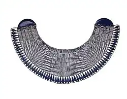 Collier large ; Faïence, Musée de Brooklyn.