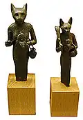 Statuettes de Bastet en bronze.