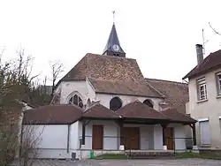 Église Saint-Jean-Baptiste, vue latérale.