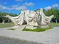Tombeau de József Antall (1932-1993), premier Premier ministre hongrois élu démocratiquement. Le monument, d'après les plans de Miklós Melocco, a été inauguré en 1999.