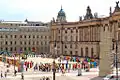 Bebelplatz avec les « Buddy Bears », symbole berlinois de la tolérance et de l'entente entre les peuples.