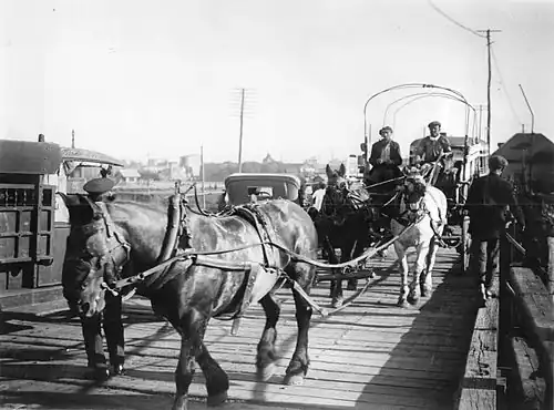 Le pont Alsina dans sa version d’acier, en 1928.
