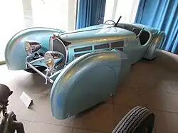 57 S carrosserie réplique roadster Jean Bugatti.