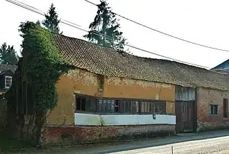 Habitat traditionnel en péril.