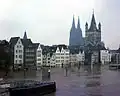 Inondation de février 1970. Le limnimètre a les pieds dans l'eau.