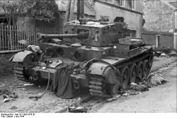 Carcasse d'un char britannique Cromwell dans Villers-Bocage