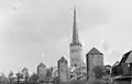 1943 : l'église et les murs de la ville.