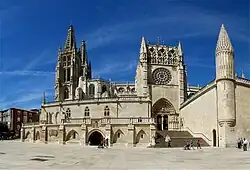 Façade sud de la cathédrale Sainte-Marie de Burgos.