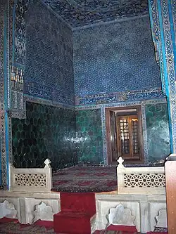 Intérieur de la « mosquée verte ».