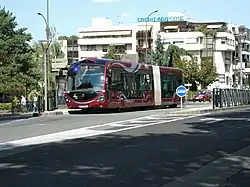 Un bus de la ligne B à l'arrêt Europe