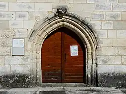 Le portail de l'église.