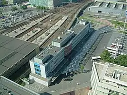 Quais couverts et gare routière.