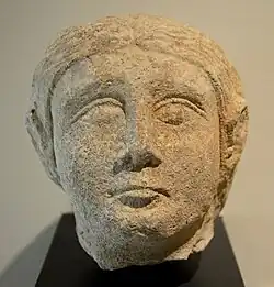 Tête d'une femme.