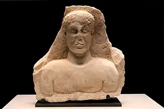 Buste en marbre au nom de Zosimos.