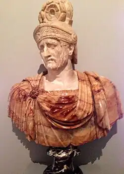 Buste de Pyrrhus, roi d'Épire, IIe&nbsp;siècle après J.-C., marbre blanc, onyx et marbre noir.