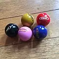 Boules Obut en couleurs.