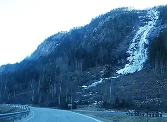 La Rv 9 dans la commune de Bygland.