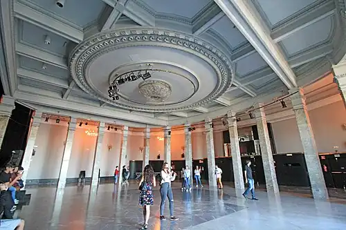 «&nbsp;Salle des colonnes&nbsp;».