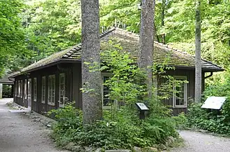 L'ancien bâtiment des CCC.