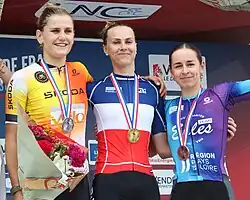 Podium de la course en ligne Élites amateurs.