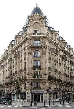 9, rue Abel et 14-16 rue Parrot : immeuble de rapport d'angle dessiné par les architectes Charlet et Perrin (vers 1911).