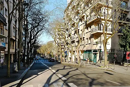Vers la rue de Rémusat.