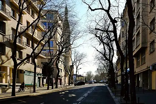Vers l'église Notre-Dame d'Auteuil.