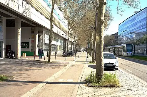 Vers le boulevard Victor.