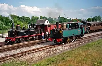 Locomotives du CFBS en gare.