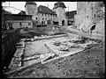 Fouilles du cloître et tour de l'horloge, photographie par Albert Naef, vers 1913 (Archives cantonales vaudoises).