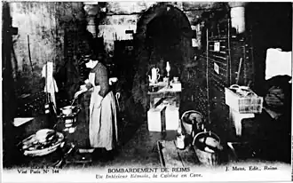 La cuisine dans les caves.