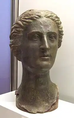 Tête féminine romaine(M.A.N., Madrid)