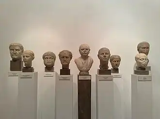 Bustes romains.
