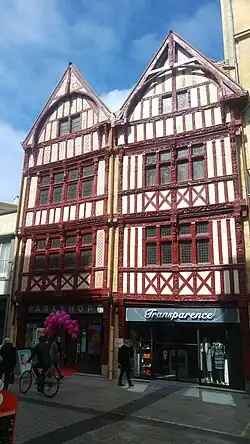 nos&nbsp;52-54 rue Saint-Pierre, XVIe&nbsp;siècle