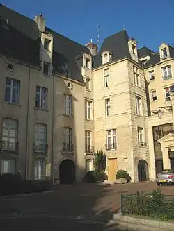 Hôtel Duquesnoy-du-Thon.