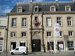 Façade reconstruite de l'hôtel d'Escoville