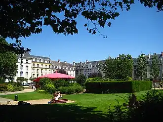 La place en 2009 avant le réaménagement