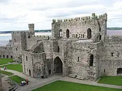La porte du Roi, inachevée, vue de l'intérieur du château.
