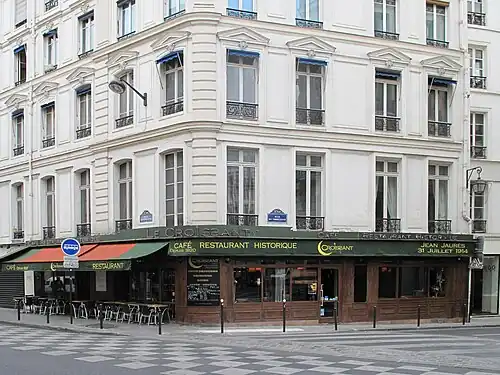 Café du croissant.