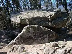 La dalle latérale du nord-est.