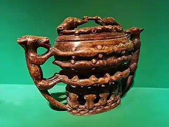 Calebasse sculptée.