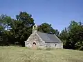 La chapelle Saint-Nicolas, dans le village de Saint-Treffrin.
