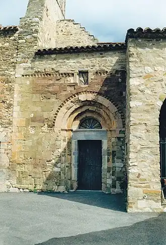 La façade méridionale et le portail.