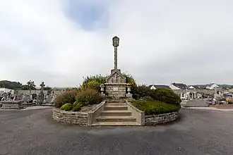 Calvaire du cimetière : vue d'ensemble.