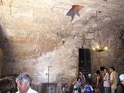 Chambre supérieure, voûtée, avec escalier d'accès à la chambre basse.