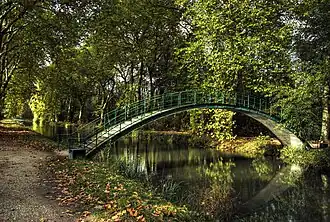 La passerelle vieux canal.