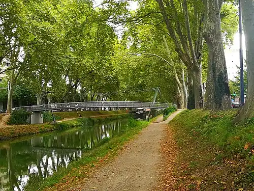 La passerelle du canal.