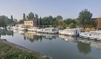 Le port du Canal du Midi à Bram.